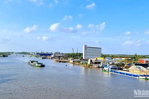 Chỉ đạo kiểm tra, xử lý một số bến thủy nội địa tại Cà Mau