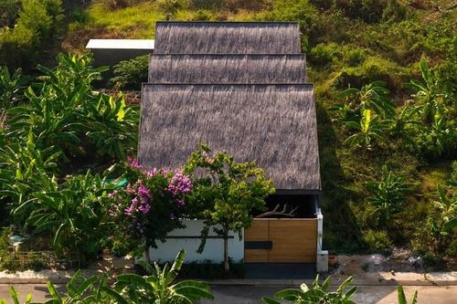 Thiết kế mái dốc hai lớp, nhà hướng Tây mát rượi quanh năm
