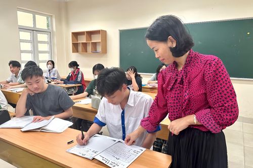 Học sinh Quảng Ninh chạy nước rút cho Kỳ thi tốt nghiệp THPT