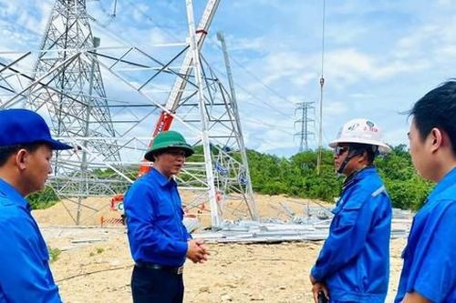 Tuổi trẻ Quảng Bình chung tay hỗ trợ thi công Dự án đường dây 500kV mạch 3