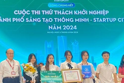 Sinh viên Bách khoa dùng vỏ chuối chế tạo Pin Lithium về nhất thi khởi nghiệp