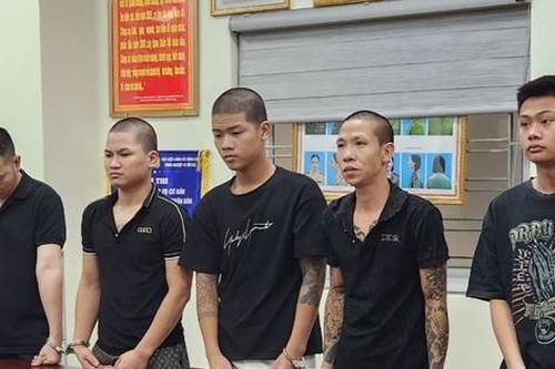 Hà Nội: Bắt nhóm đối tượng bán thiếu nữ 15 tuổi vào cơ sở massage kích dục