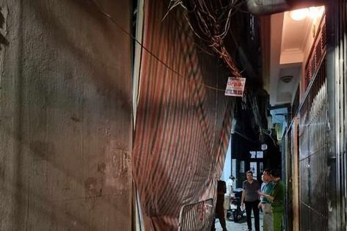 Hà Nội: Sập tường nhà, hai người bị thương