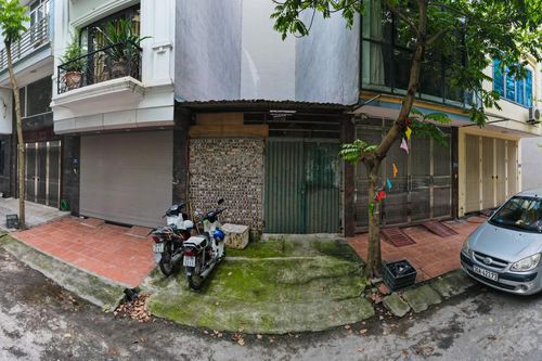 77 lô đất bị đề nghị dừng giao dịch ở Hà Đông, có cả nhà lầu, quây nuôi gà chọi