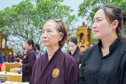 Ca sĩ Khánh Linh: 3 năm qua nhà tôi có quá nhiều chuyện liên tiếp xảy ra