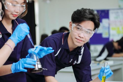 Giúp học sinh tự định hướng tương lai ngay khi còn trên ghế nhà trường
