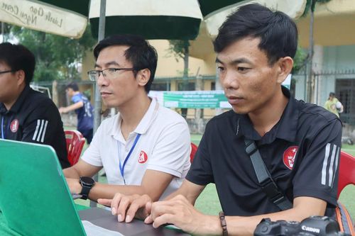 Bên lề sân cỏ Cúp Báo Nghệ An: Những 'đầu tiên' ở trận đấu mở màn