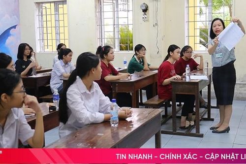 Sĩ tử Hà Tĩnh bình tĩnh, tự tin 'vượt vũ môn' vào lớp 10