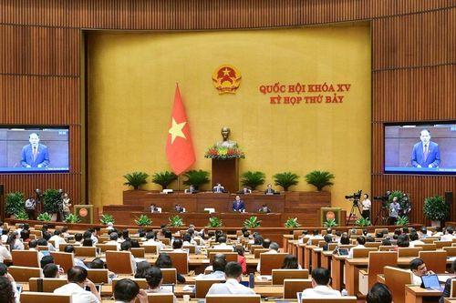 Bộ trưởng Nguyễn Văn Hùng tiếp tục trả lời chất vấn về các chế độ, chính sách