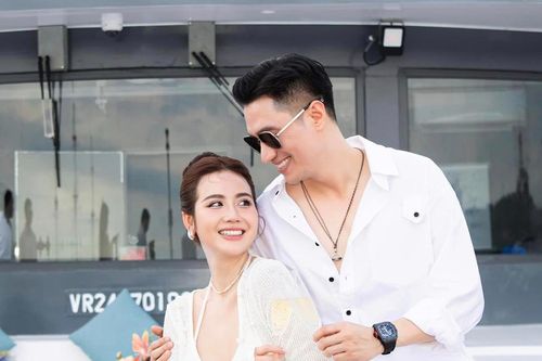 Việt Anh tìm chồng cho 'em gái' nhân ngày trọng đại
