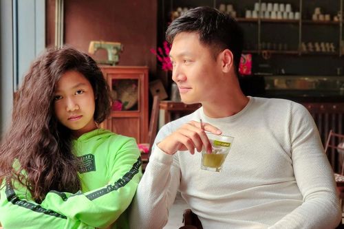 Con gái Mạnh Trường 'trổ mã' nhan sắc, được hối thúc thi hoa hậu