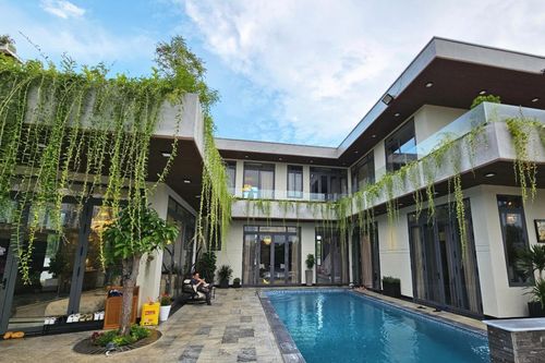 Choáng ngợp với dinh thự rộng 1.200m2 sang chảnh, trị giá 35 tỷ đồng của Quách Thành Danh