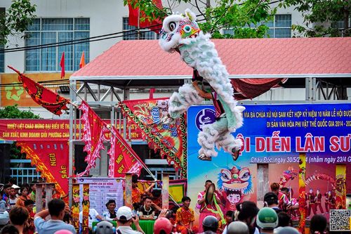 Sôi nổi hoạt động thể dục - thể thao dịp Lễ hội Vía Bà Chúa Xứ Núi Sam