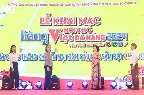 Tôn vinh các sản phẩm OCOP, đặc trưng, công nghiệp nông thôn