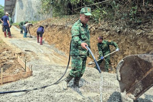 Giúp dân bằng cả tấm lòng