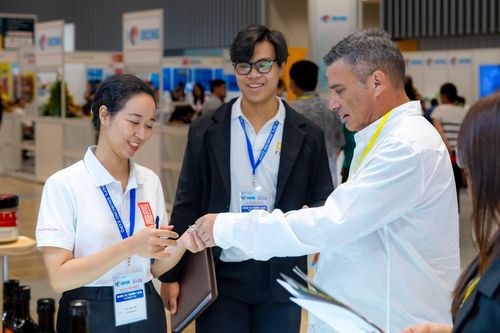 Kết nối đưa hàng thời trang, nội thất và gia dụng Việt Nam vào hệ thống phân phối quốc tế