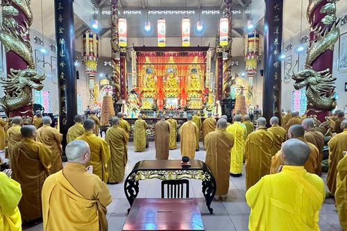 Chư Tăng Ni Q.Phú Nhuận Bố-tát tập trung kỳ đầu tiên trong mùa An cư kiết hạ Phật lịch 2568