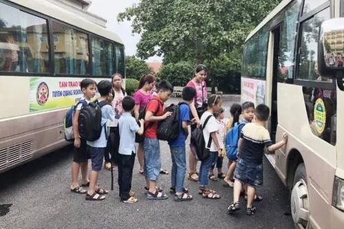 Cần luật hóa quy trình đón trả học sinh