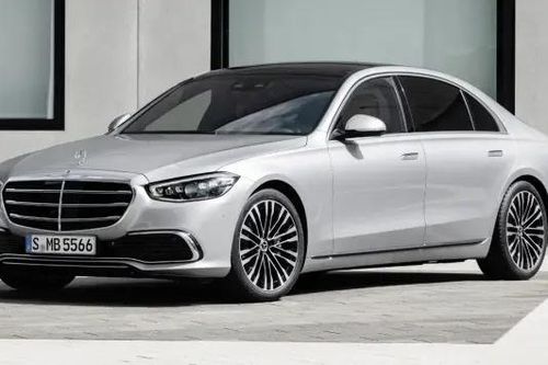 Mercedes-Benz Việt Nam giảm giá dòng C-Class và E-Class