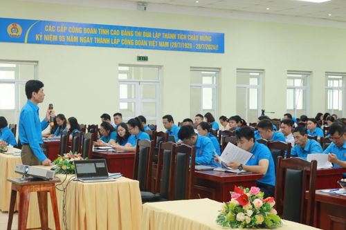 104 cán bộ công đoàn được triển khai Luật thực hiện Dân chủ ở cơ sở