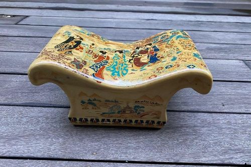Tại sao người xưa dùng sứ và gỗ để làm gối đầu?