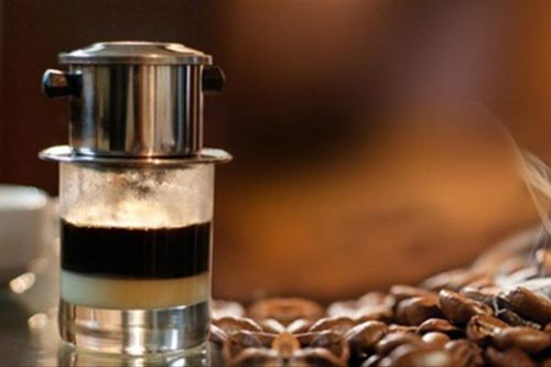 Ông lớn Thái Lan mời khách uống 10.000 ly cà phê Việt Nam