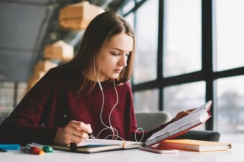 Không học giỏi tiếng Anh, thí sinh vẫn không sợ tụt hậu nhờ những ngành học sau đây