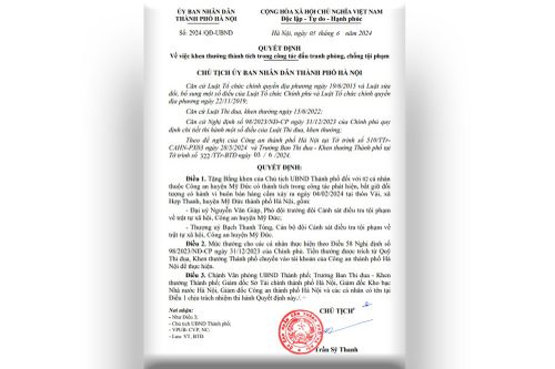 Chủ tịch Hà Nội tặng bằng khen 2 cá nhân thuộc Công an huyện Mỹ Đức