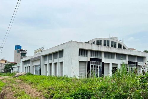 Chợ dân sinh ở Hà Nội xuống cấp sau gần 10 năm bỏ hoang