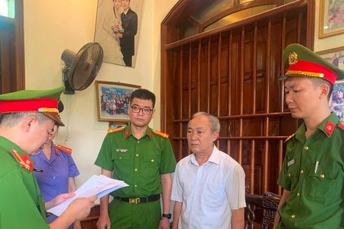 Bắt nguyên Bí thư xã Vĩnh An