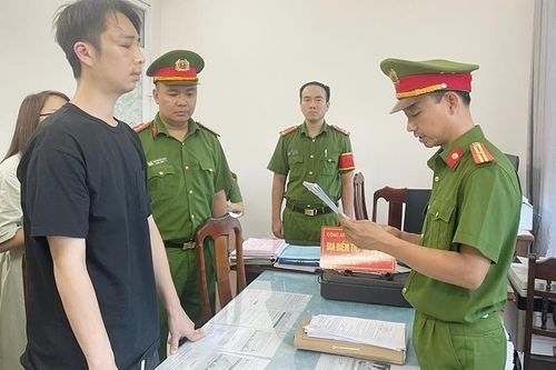 Khởi tố, bắt tạm giam người nước ngoài điều khiển xe máy gây tai nạn chết người