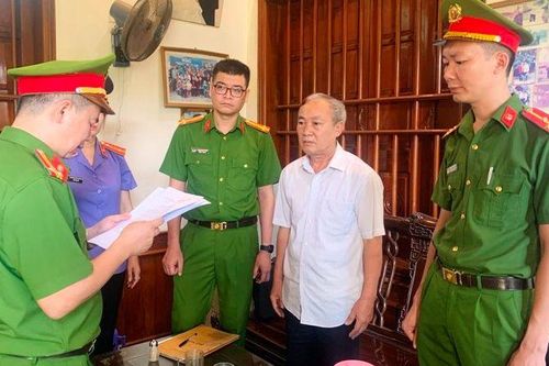 Khởi tố, bắt tạm giam nguyên Bí thư Đảng ủy xã về tội lợi dụng chức vụ quyền hạn