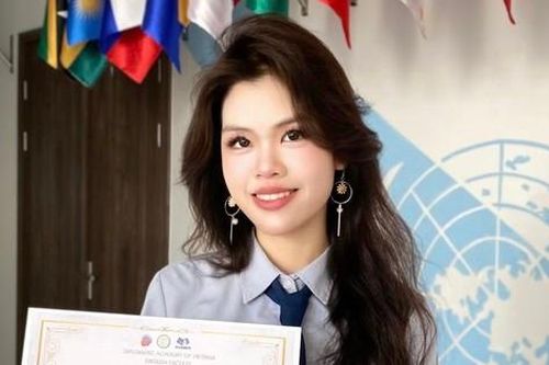 Nữ sinh Ngoại giao có thành tích học tập 'đỉnh của chóp': 'Kỷ luật là chìa khóa để phát triển bản thân'