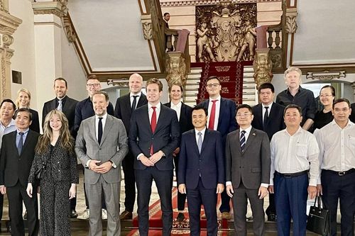 TP Rotterdam (Hà Lan) chia sẻ kinh nghiệm chống biến đổi khí hậu với TPHCM