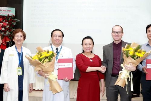 Nâng cao dịch vụ chăm sóc sức khỏe chất lượng cao tại Việt Nam