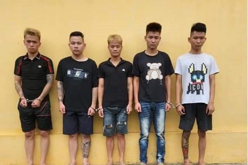 Nhóm thanh niên Phú Thọ dùng dao phóng lợn, 'bom xăng' để giải quyết mâu thuẫn