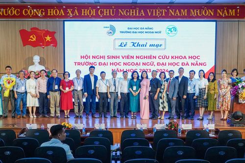 Sôi nổi hội nghị sinh viên nghiên cứu khoa học Trường ĐH Ngoại ngữ Đà Nẵng