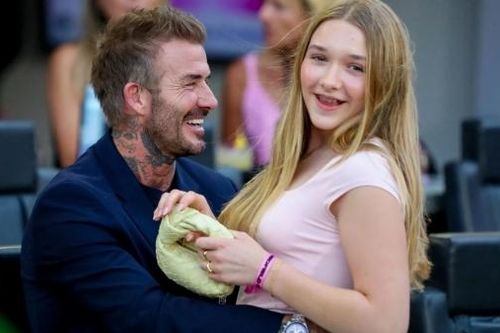 Victoria Beckham không đồng ý để con gái út làm tóc xoăn