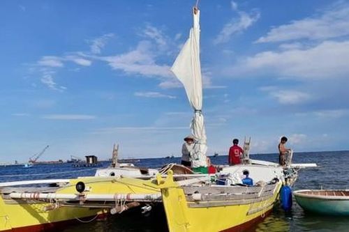 Hành trình bão táp của thủy thủ 75 tuổi người Mỹ