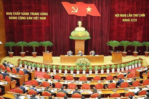 Chi tiết thẩm quyền tạm đình chỉ cán bộ theo quy định của Bộ Chính trị