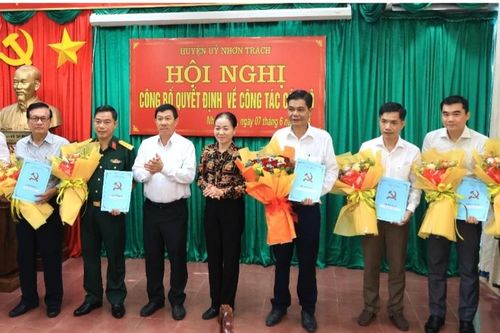 Đồng Nai: Công bố nhiều quyết định về công tác cán bộ