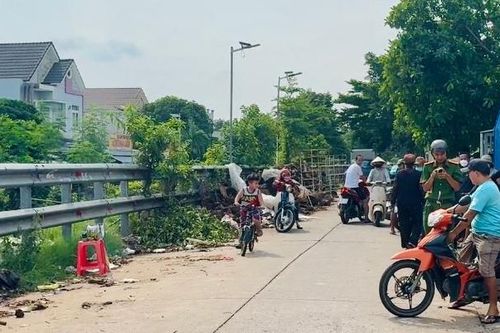 Đi bộ dọc đường sắt, người đàn ông bị tàu hỏa tông tử vong