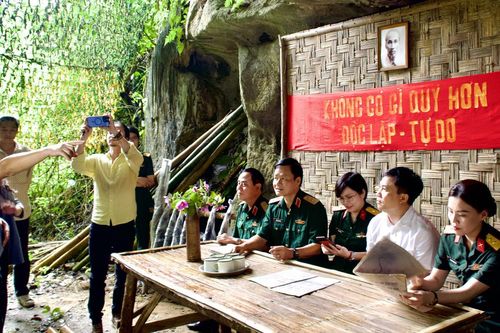 Sự trở lại của đạo diễn 'Hương vị tình thân'