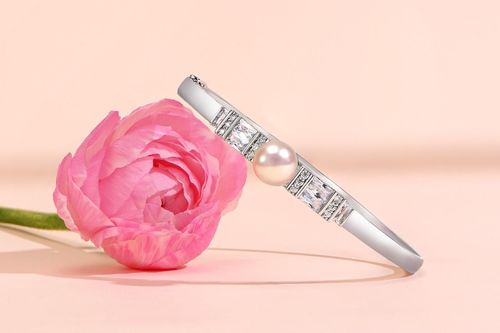 3 cách phối đồ cùng trang sức giúp mẹ mặc đẹp mỗi ngày