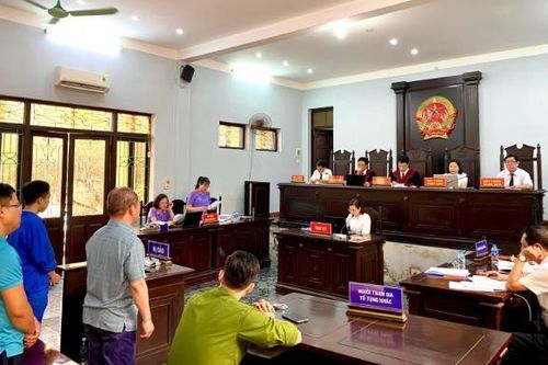 Giám đốc và nhiều nhân viên Trung tâm Đăng kiểm ở Hưng Yên, lãnh án