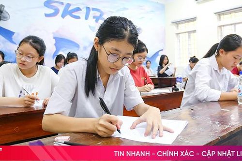 Gần 1.100 thí sinh so tài giành 455 'vé' vào Trường THPT Chuyên Hà Tĩnh