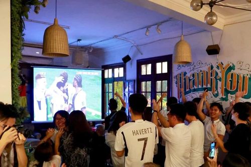 Hàng quán Thủ đô tất bật chuẩn bị đón ngày khai mạc EURO 2024