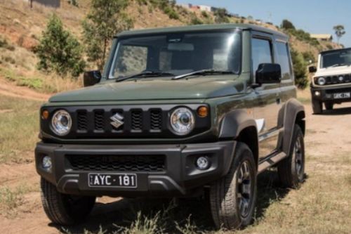 SUV địa hình Suzuki Jimny phá kỷ lục doanh số, đại lý lên tiếng 'ngưng nhận hàng'