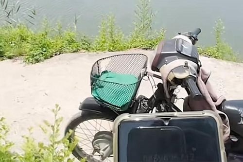 Khách tuyên bố bom hàng vì vừa chia tay, shipper phản ứng thấy mà thương