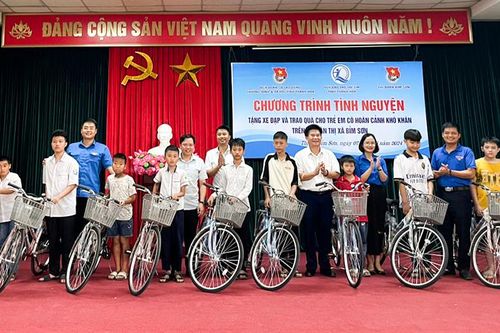 Tặng xe đạp và trao học bổng cho trẻ em có hoàn cảnh khó khăn tại thị xã Bỉm Sơn